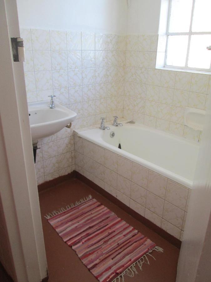 Lighthouse Farm Backpackers Lodge Cape Town Oda fotoğraf